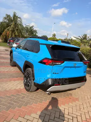 Toyota RAV4 2021 Blue