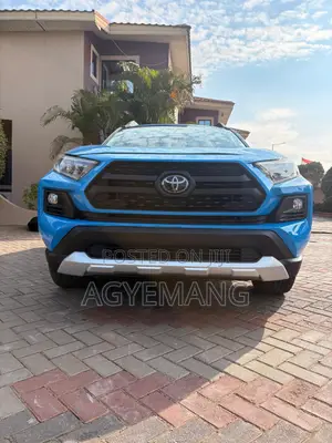 Toyota RAV4 2021 Blue