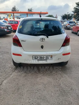 Toyota Vitz 2010 White