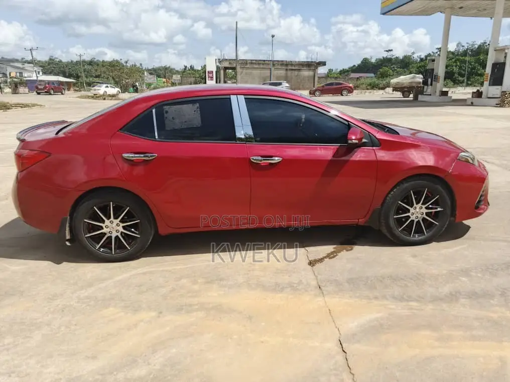 Toyota Corolla 2017 Red