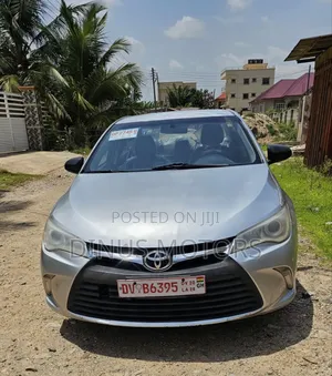 Toyota Camry LE 4dr Sedan (2.5L 4cyl 6A) 2017 Silver