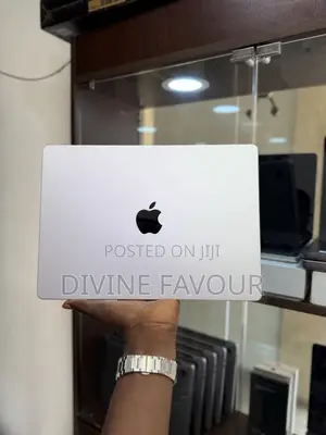 Laptop Apple MacBook Pro 2023 M3 8GB Apple M3 Pro SSD 512GB