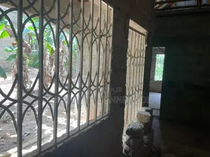 5bdrm House in Kojomensakrom, Asikuma/Odoben/Brakwa for sale