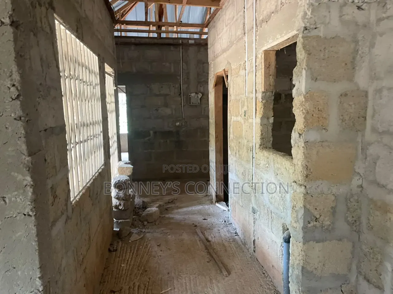 5bdrm House in Kojomensakrom, Asikuma/Odoben/Brakwa for sale