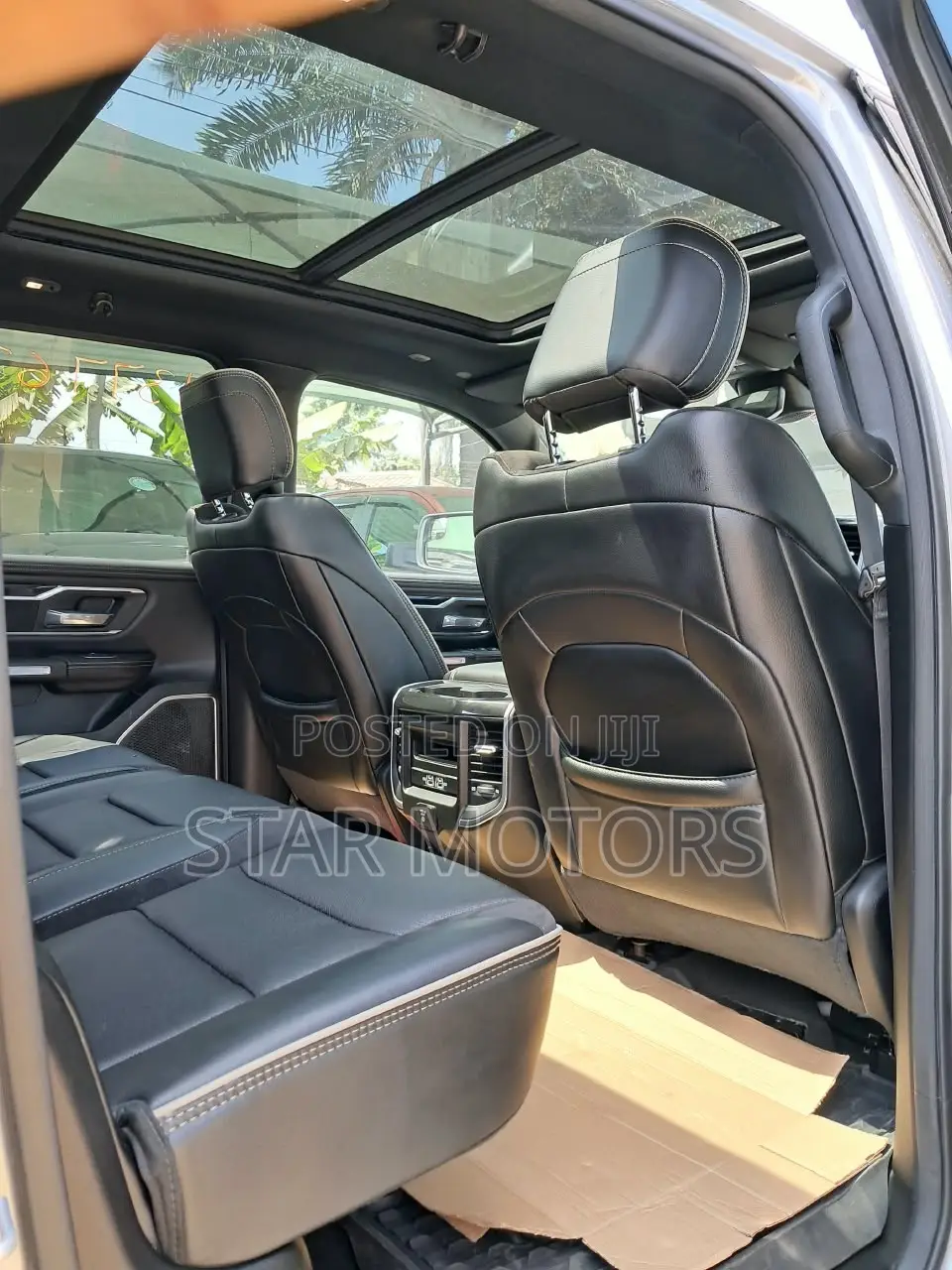Dodge RAM 2022 Silver