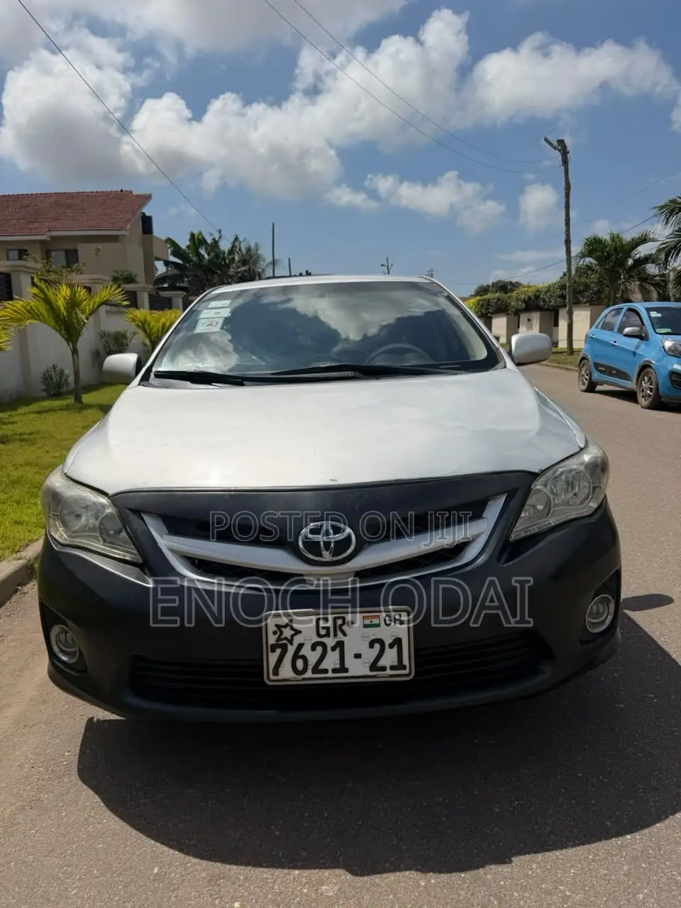 Toyota Corolla LE 4dr Sedan (1.8L 4cyl 4A) 2013 Silver