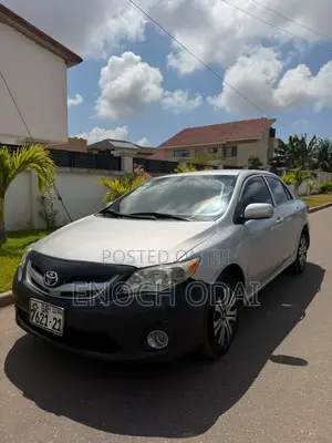 Toyota Corolla LE 4dr Sedan (1.8L 4cyl 4A) 2013 Silver