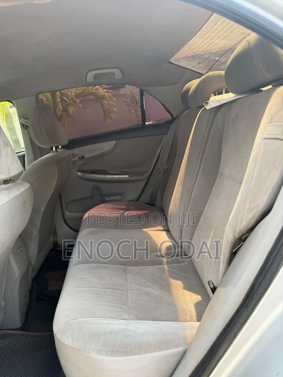 Toyota Corolla LE 4dr Sedan (1.8L 4cyl 4A) 2013 Silver