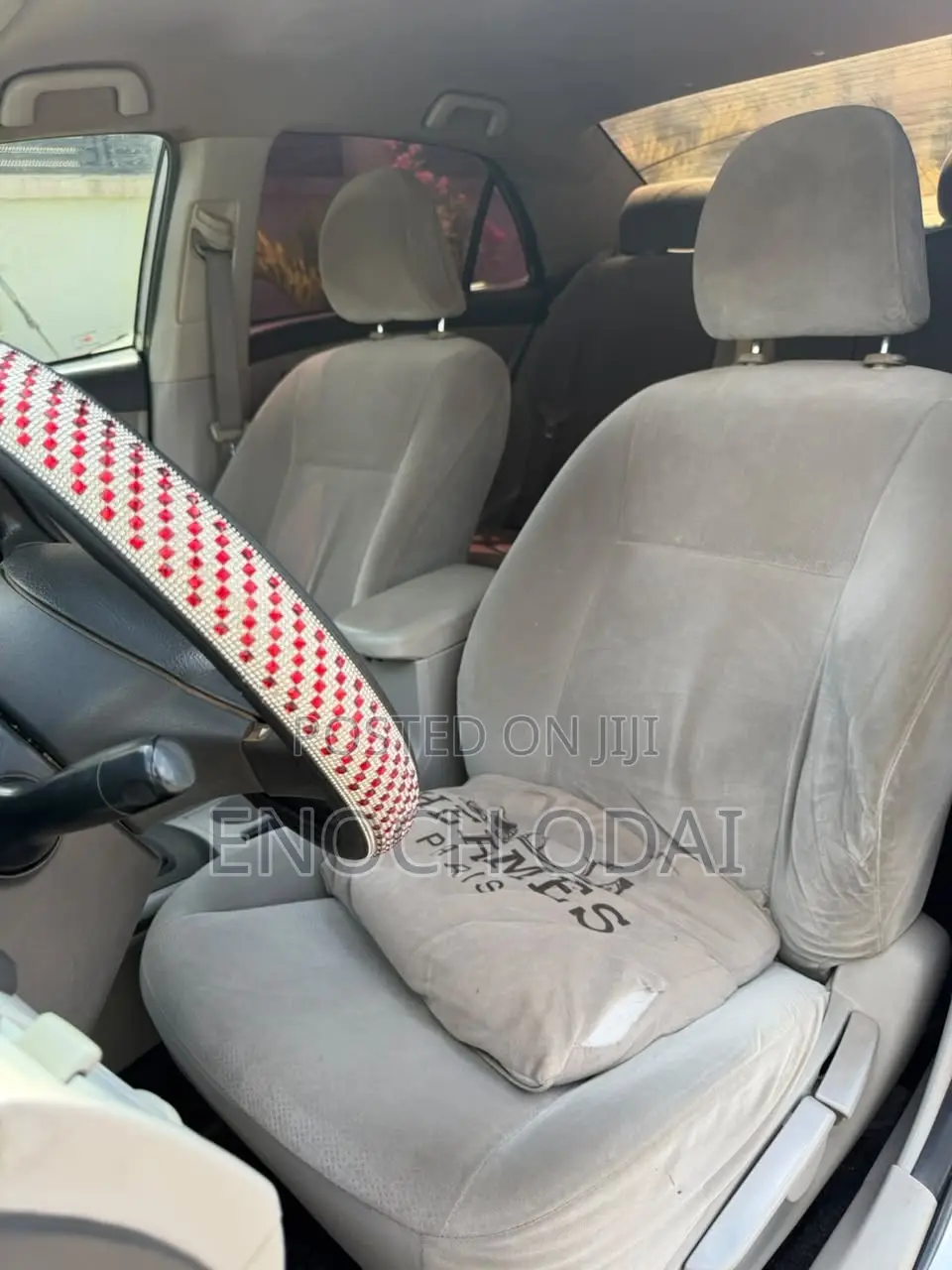 Toyota Corolla LE 4dr Sedan (1.8L 4cyl 4A) 2013 Silver