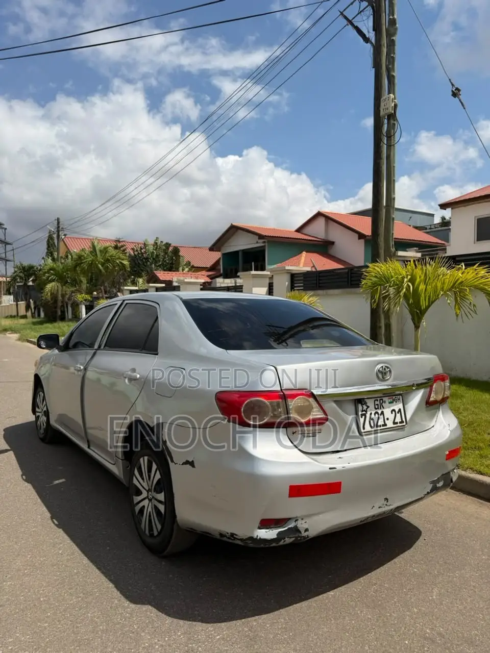 Toyota Corolla LE 4dr Sedan (1.8L 4cyl 4A) 2013 Silver
