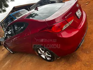 Hyundai Elantra 2013 Red