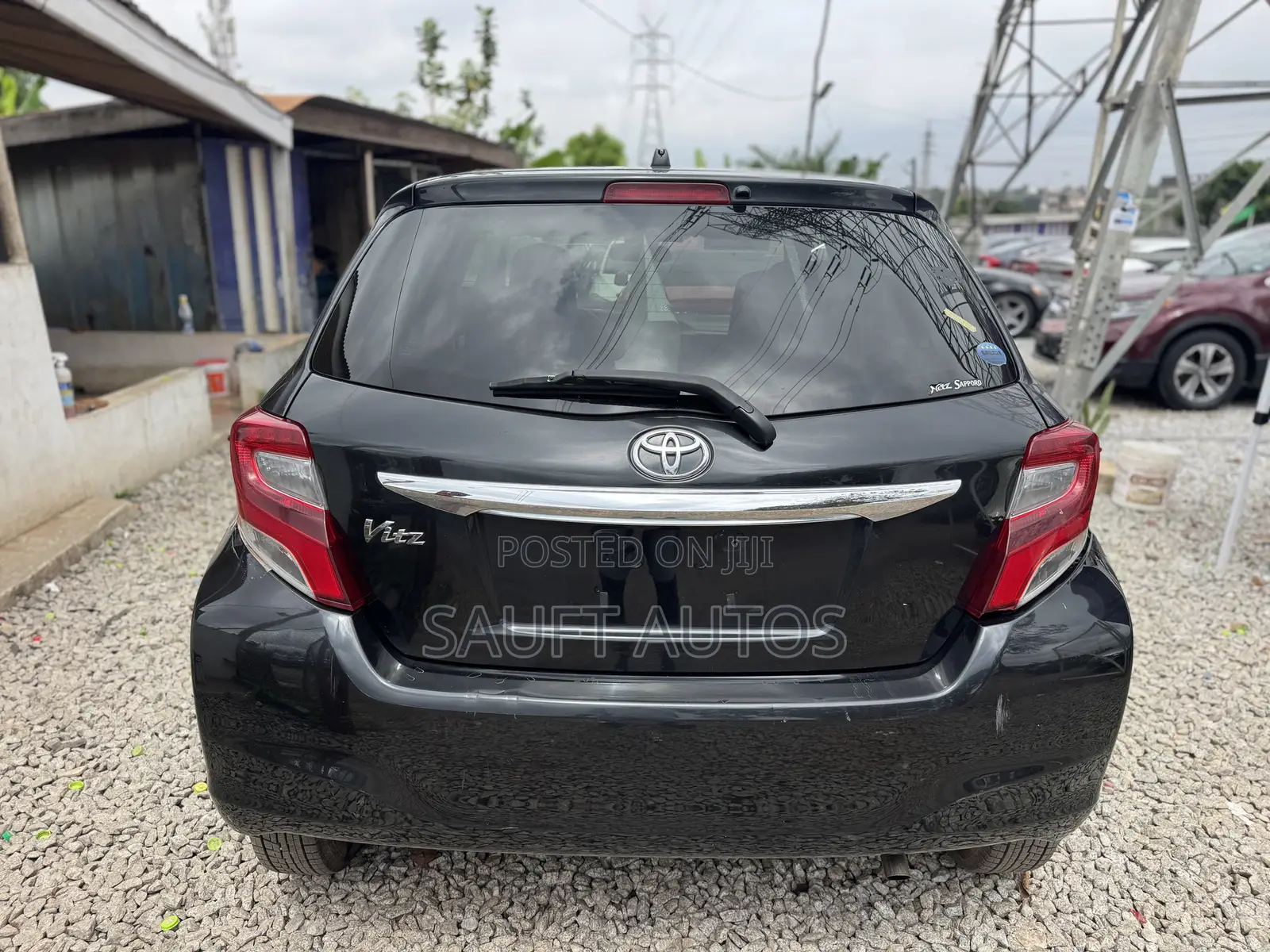 Toyota Vitz 1.3 AWD 5dr 2015 Black