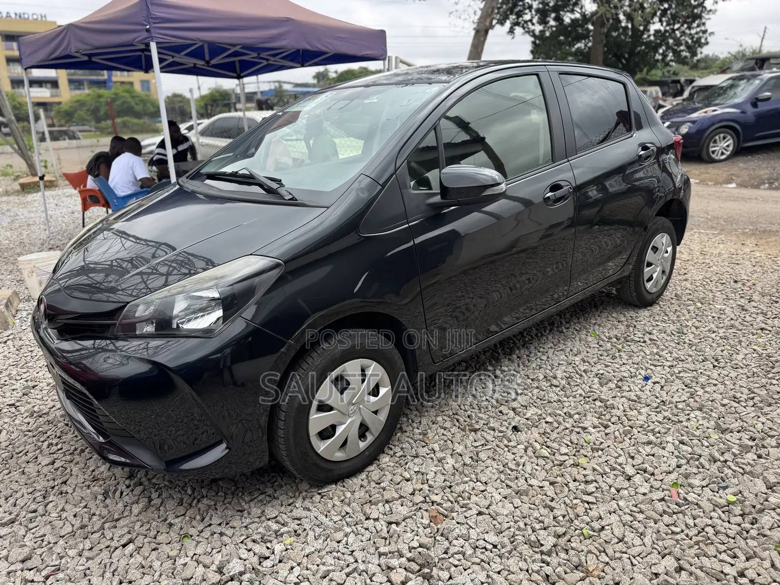 Toyota Vitz 1.3 AWD 5dr 2015 Black