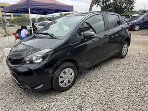 Toyota Vitz 1.3 AWD 5dr 2015 Black