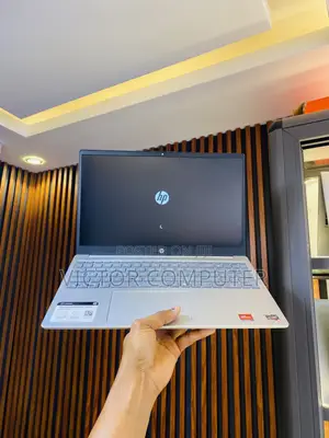Laptop HP 15 8GB AMD Ryzen 5 SSD 512GB