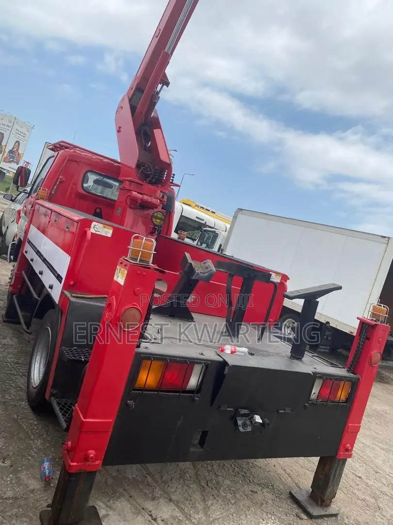 Man Lift Truck
