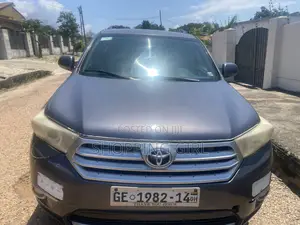 Toyota Highlander 3.5L 4WD 2013 Gray