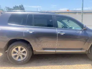 Toyota Highlander 3.5L 4WD 2013 Gray