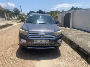 Toyota Highlander 3.5L 4WD 2013 Gray
