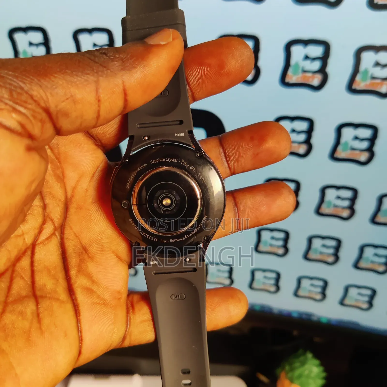 Samsung Galaxy Watch 6 LTE 44mm Black + Case and Screen Protector