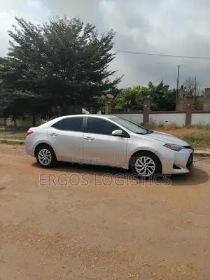 Toyota Corolla LE (1.8L 4cyl 2A) 2018 Silver
