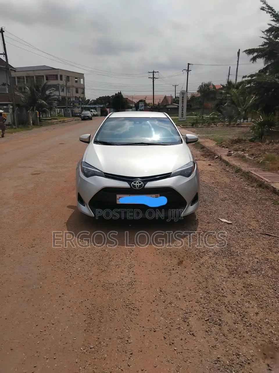 Toyota Corolla LE (1.8L 4cyl 2A) 2018 Silver