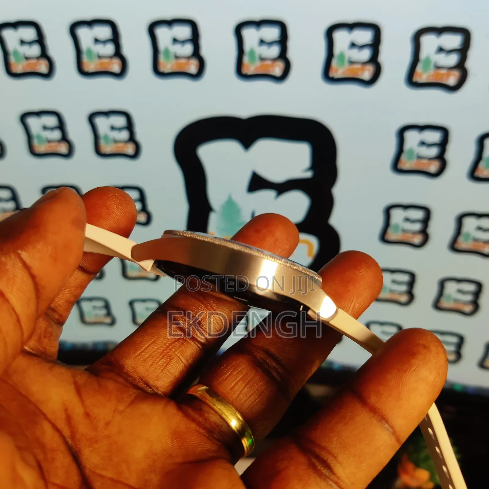 Samsung Galaxy Watch 4 Classic 46mm Silver + Case and Screen Protector