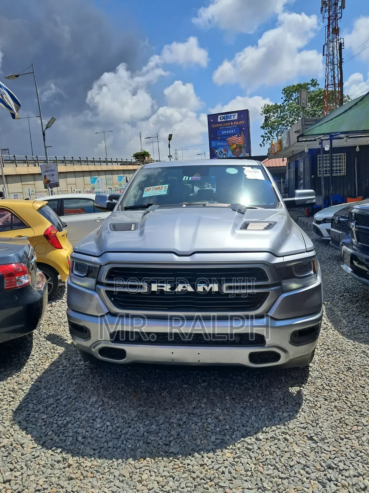 RAM 1500 2022 Silver