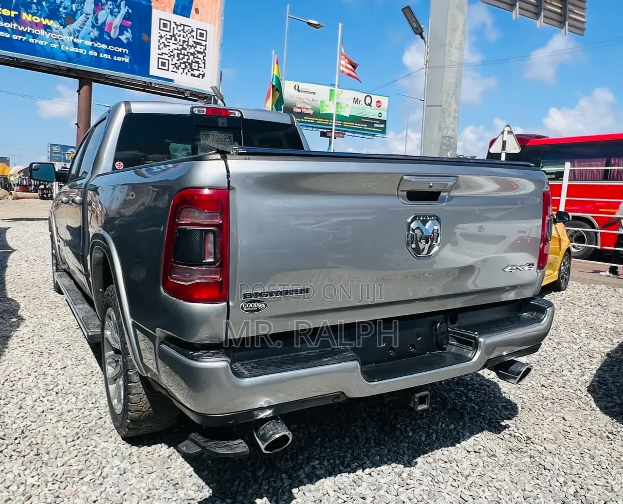 RAM 1500 2022 Silver