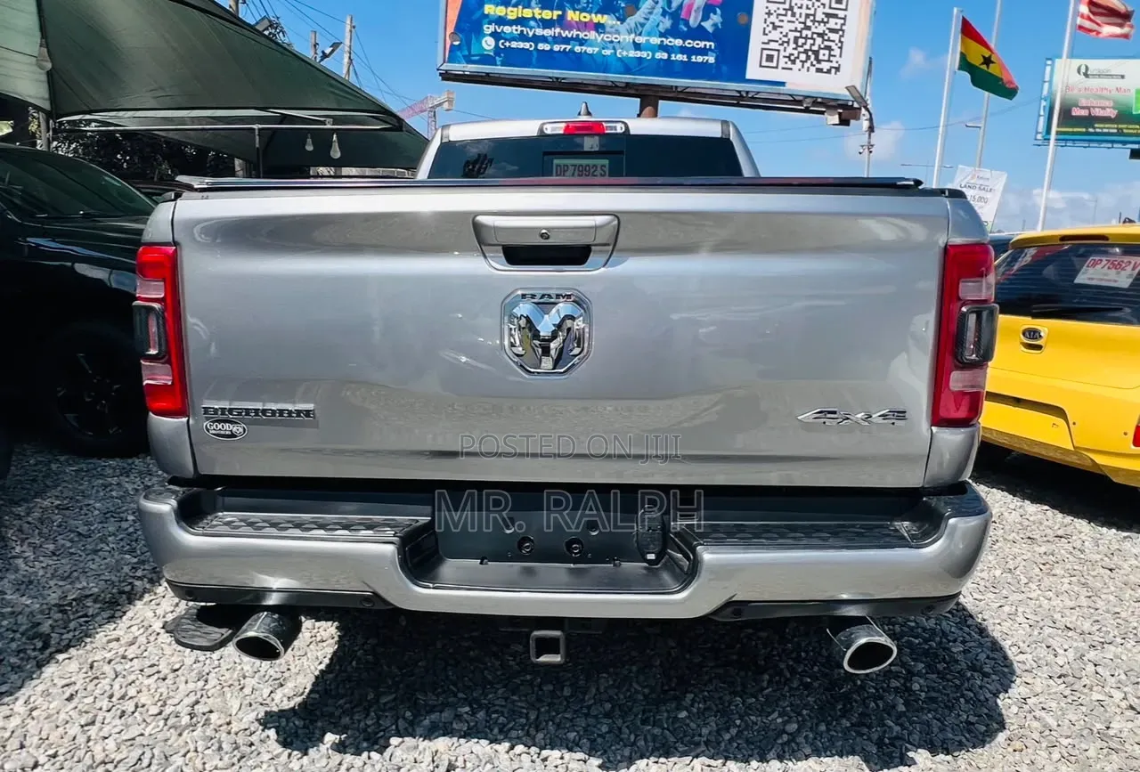 RAM 1500 2022 Silver