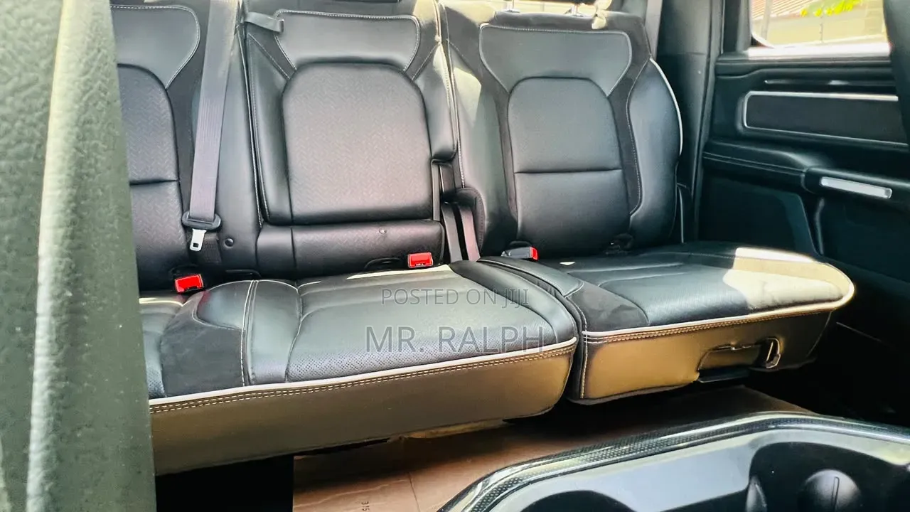 RAM 1500 2022 Silver
