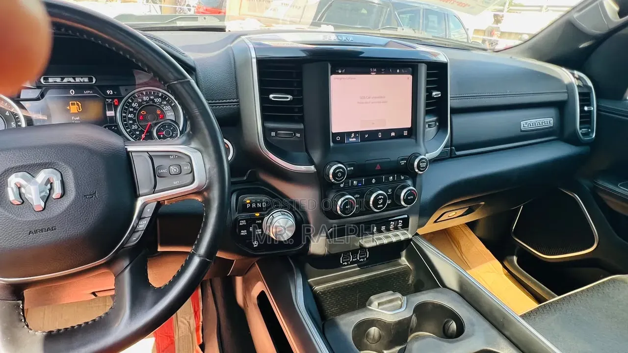 RAM 1500 2022 Silver