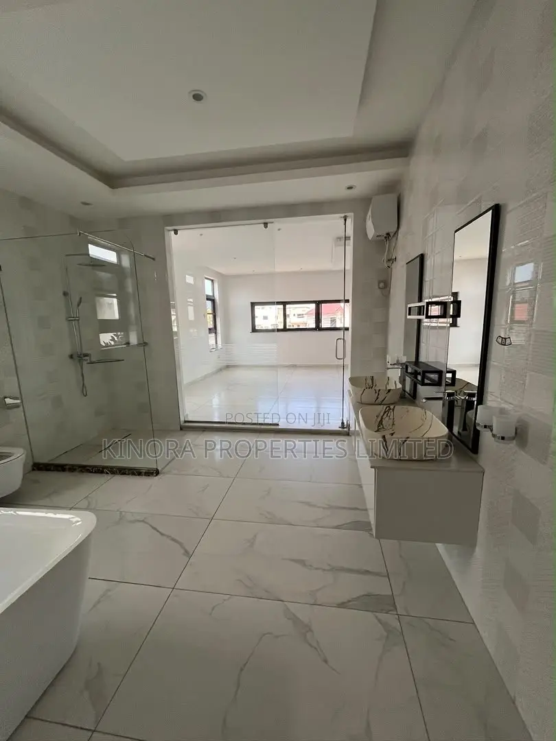 5bdrm Duplex in A&C Mall Area, East Legon for rent