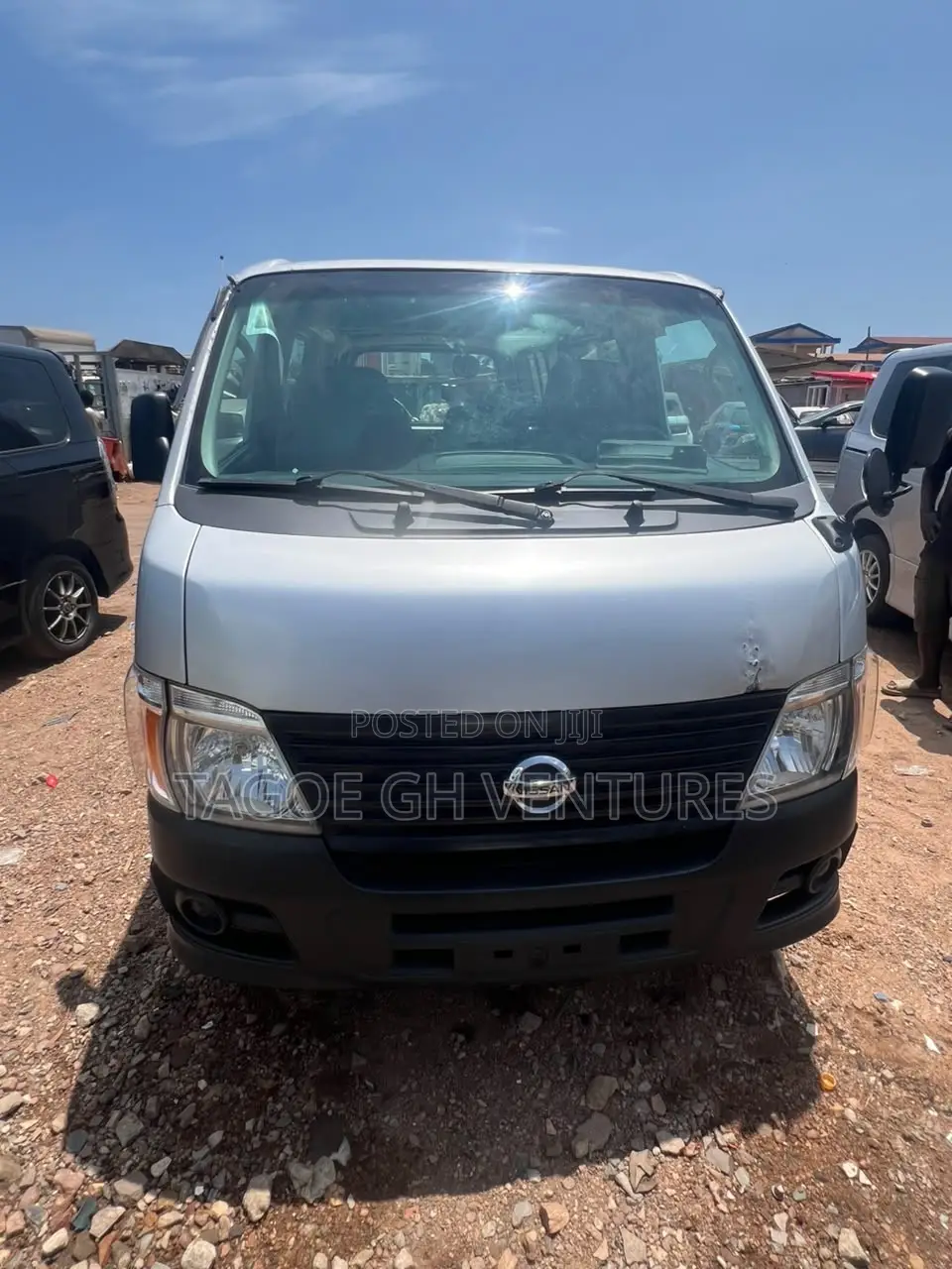Nissan Caravan (Urvan) 2009 Silver