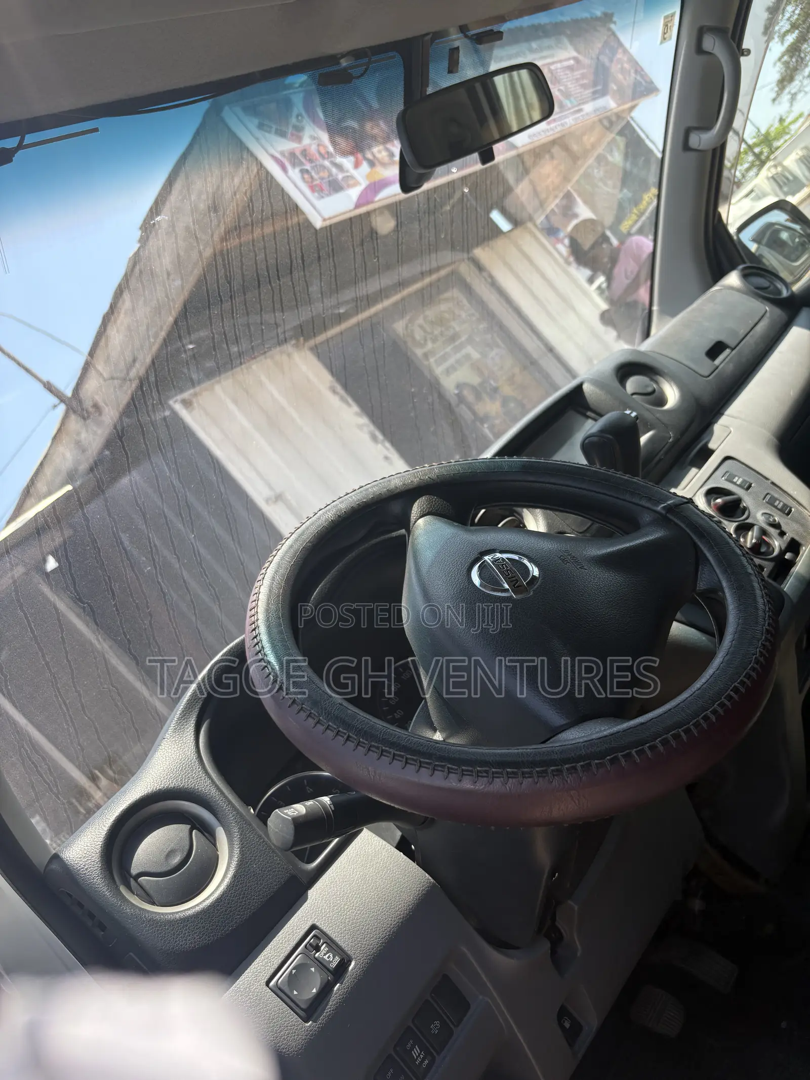 Nissan Caravan (Urvan) 2009 Silver