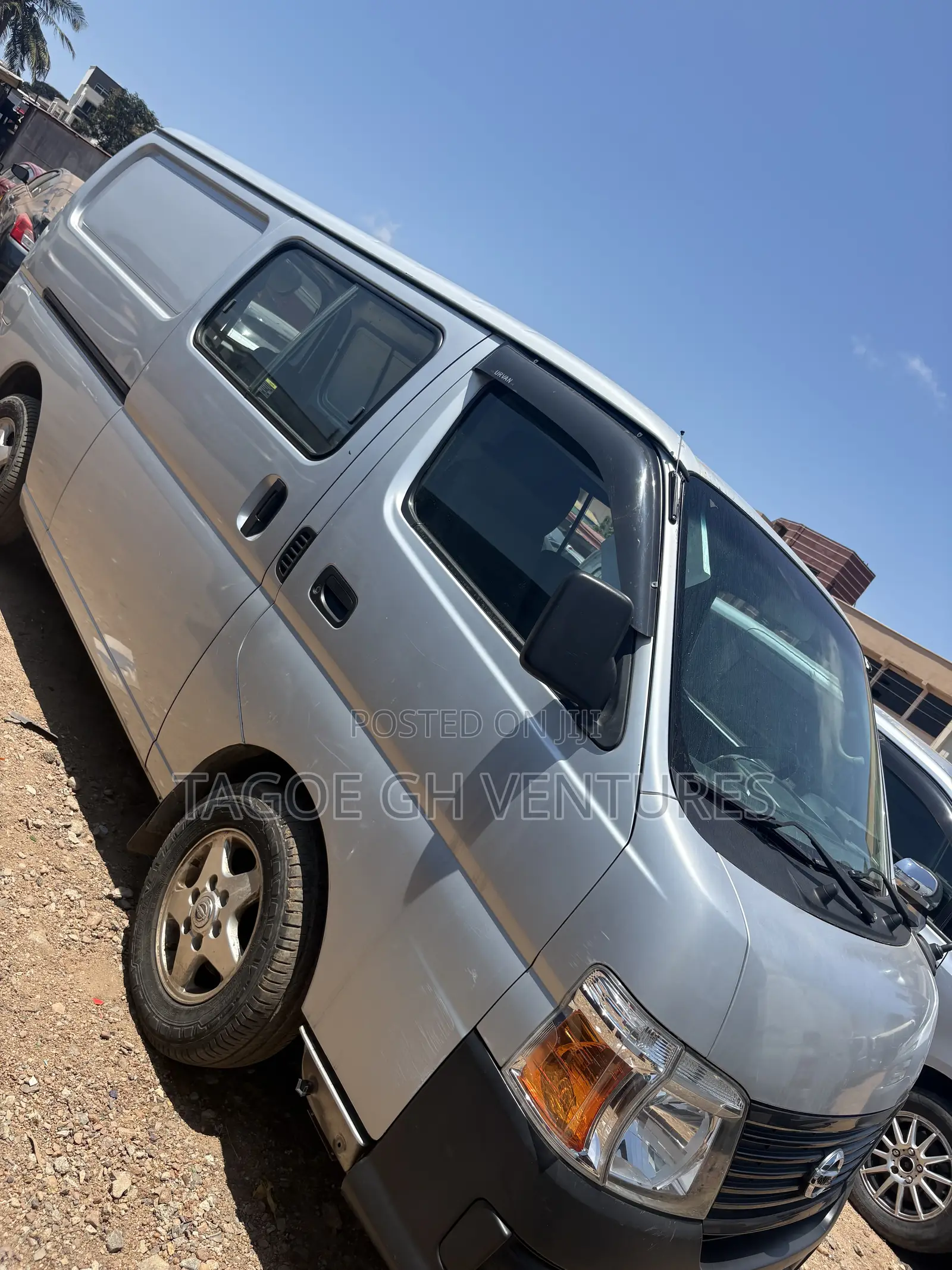 Nissan Caravan (Urvan) 2009 Silver