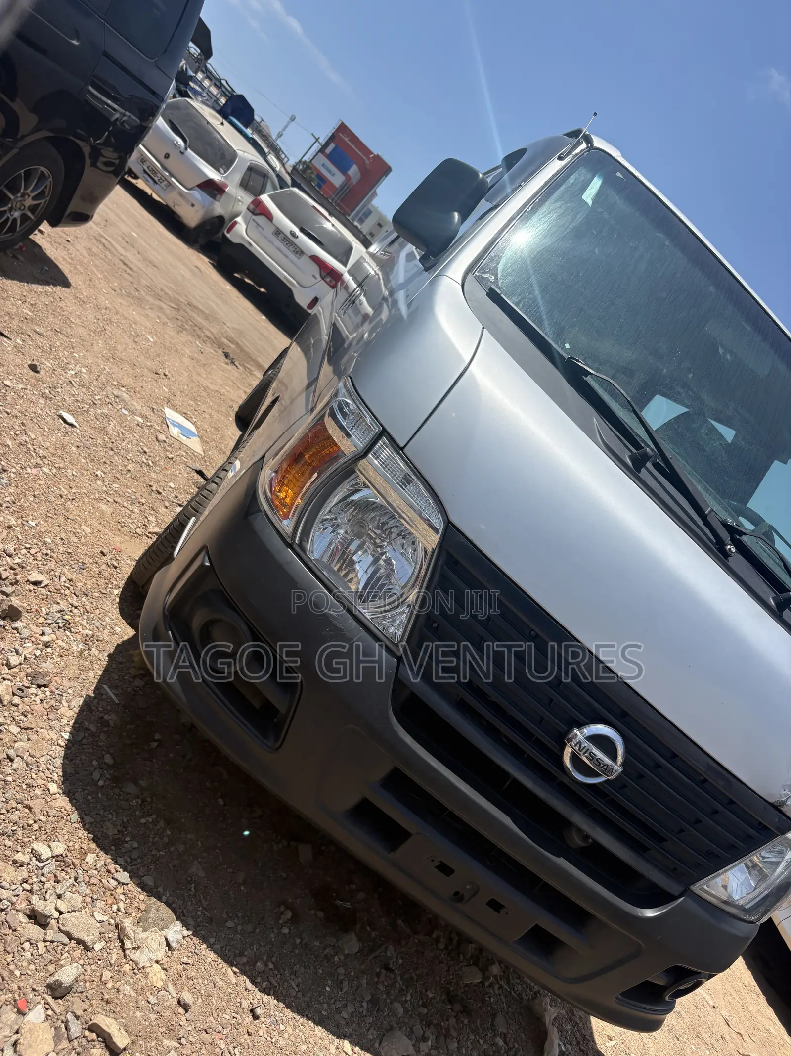 Nissan Caravan (Urvan) 2009 Silver