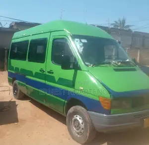Mercedes-Benz Sprinter 2004 Green