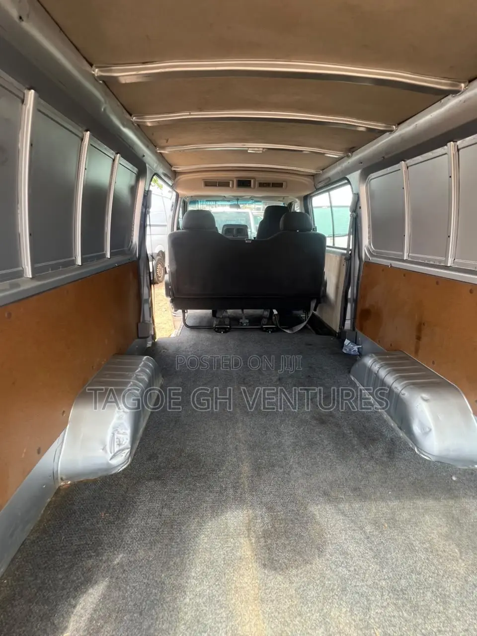 Nissan Caravan (Urvan) 2009 Silver
