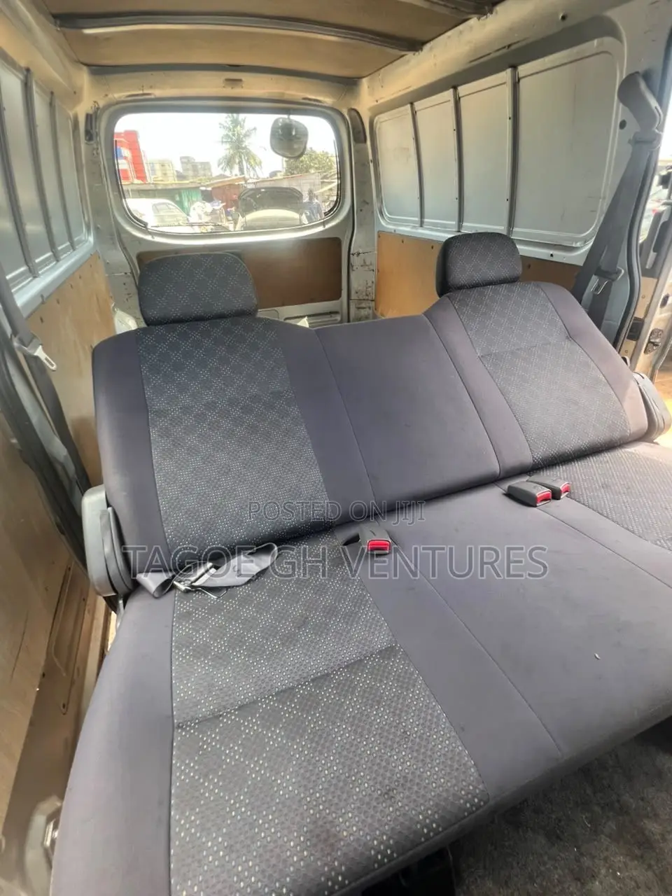 Nissan Caravan (Urvan) 2009 Silver