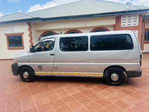 Toyota HiAce 2010 Silver