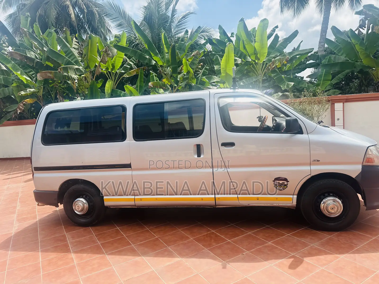 Toyota HiAce 2010 Silver