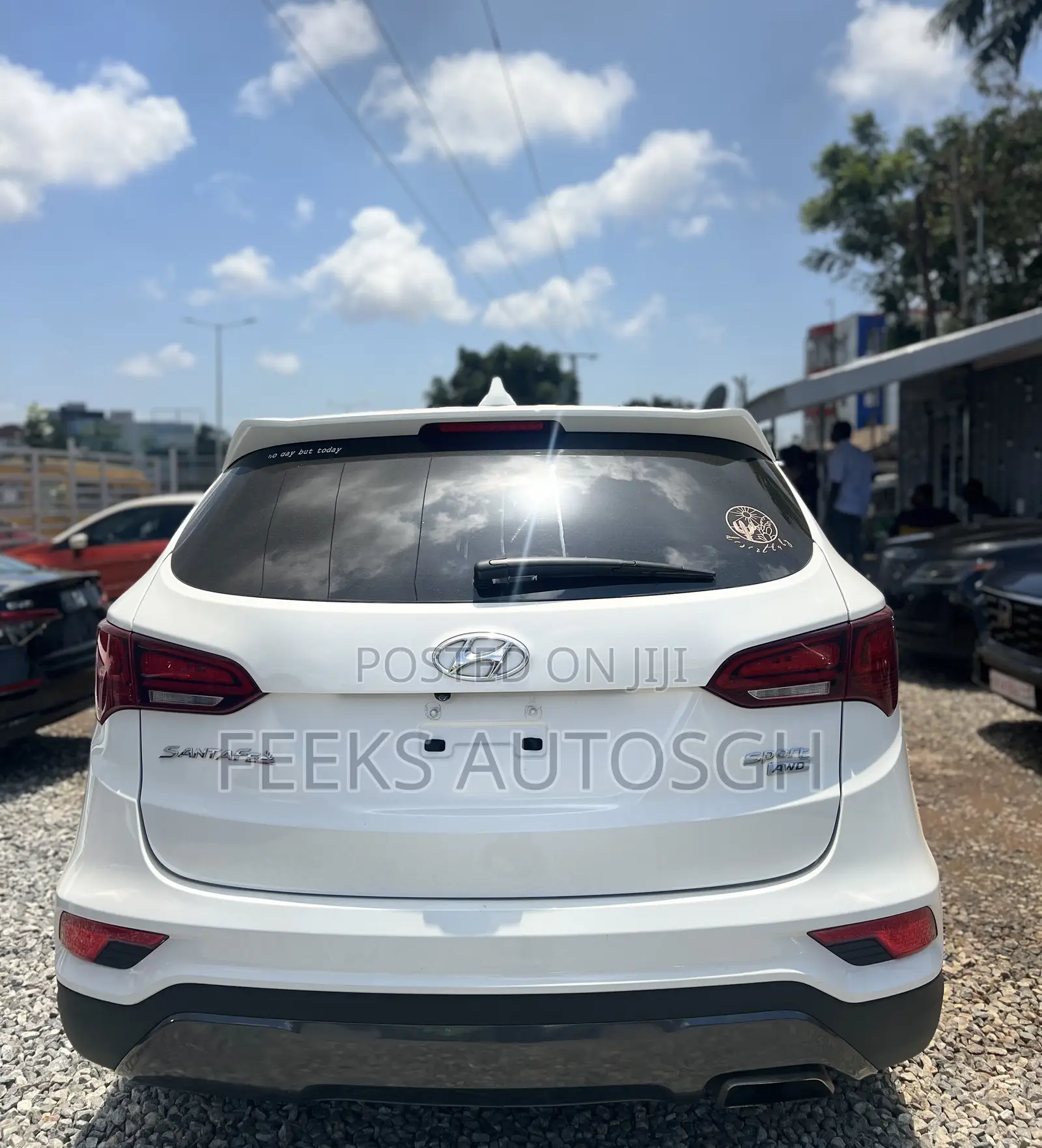 Hyundai Santa Fe SE AWD 2017 White