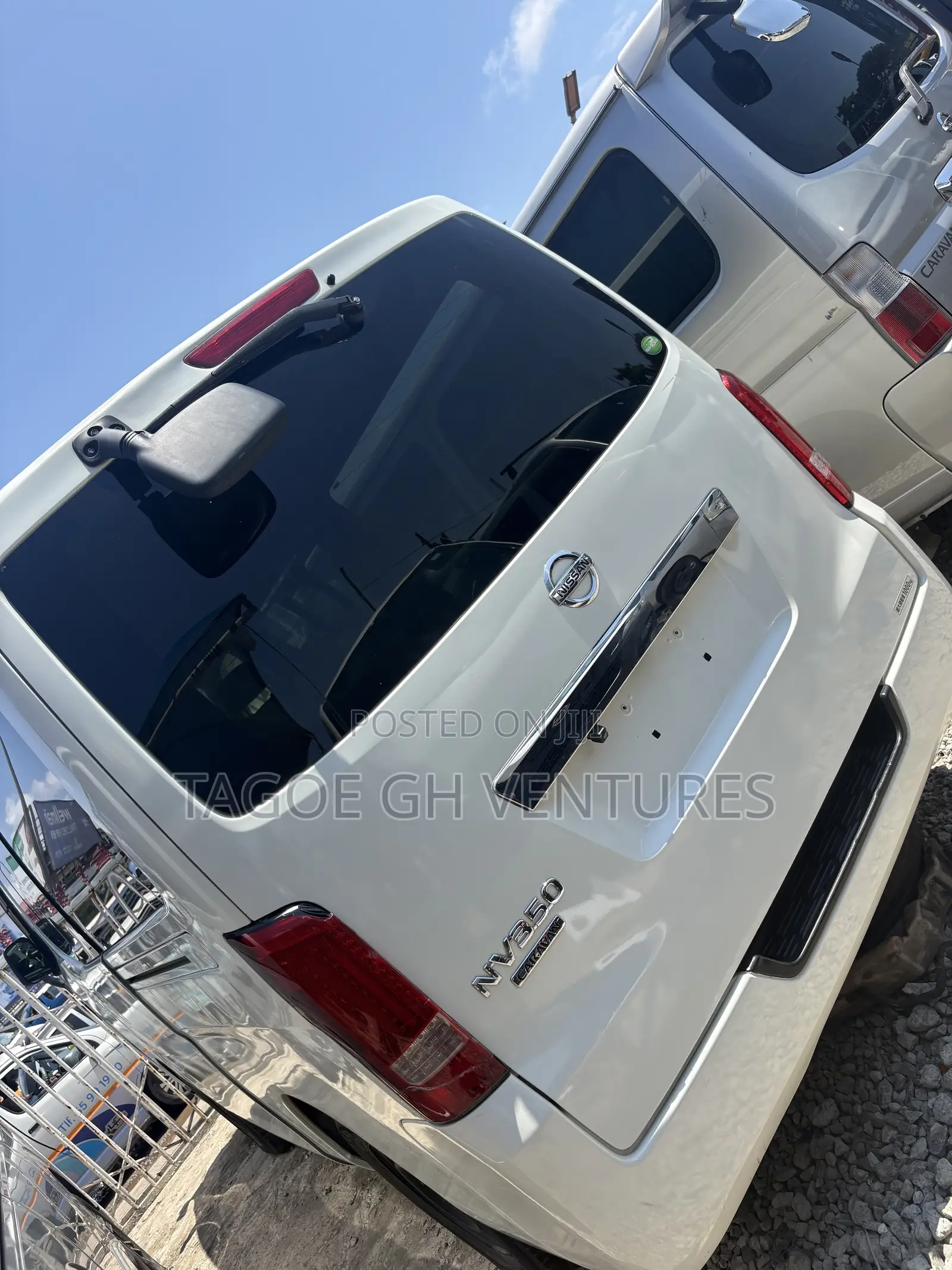 Nissan Caravan (Urvan) 2015 White