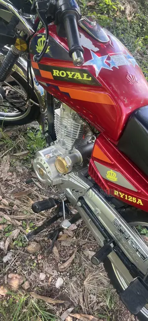 New Royal RY125 2025 Red