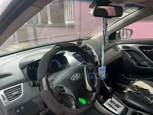 Hyundai Avante 2014 White