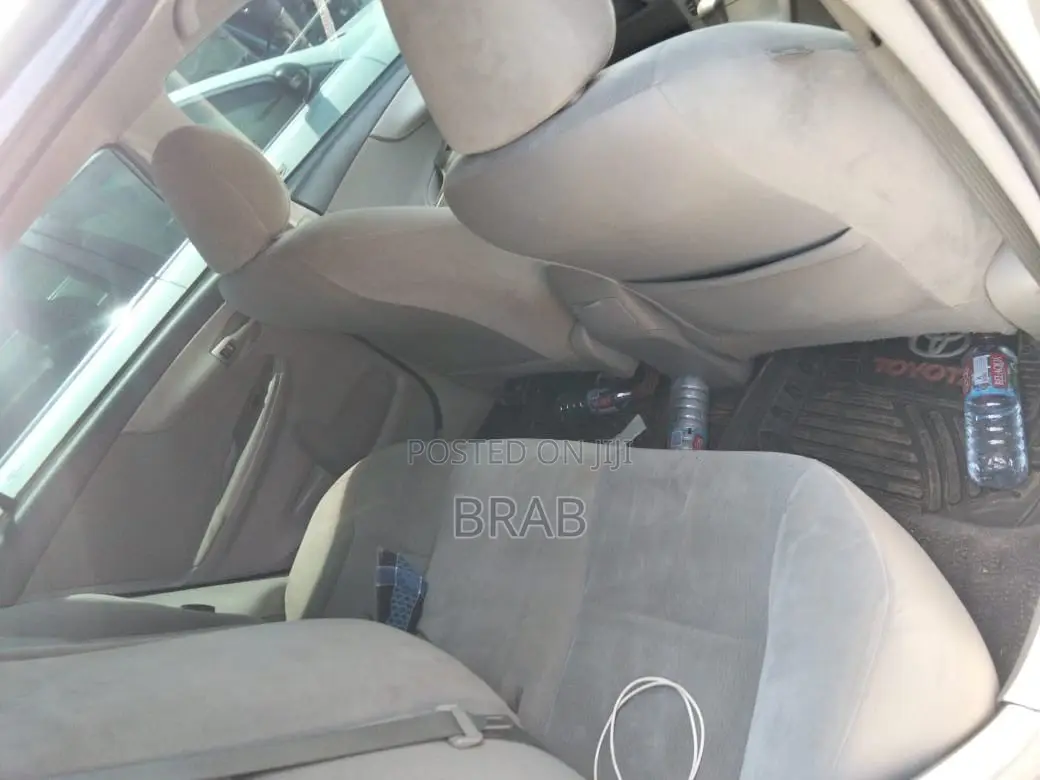 Toyota Corolla L 4-Speed Automatic 2013 Silver