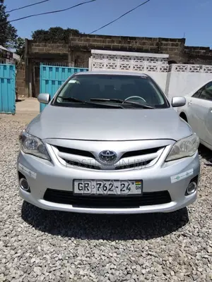 Toyota Corolla L 4-Speed Automatic 2013 Silver