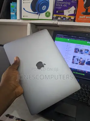 Laptop Apple MacBook Pro 2017 8GB Intel Core i5 SSD 512GB