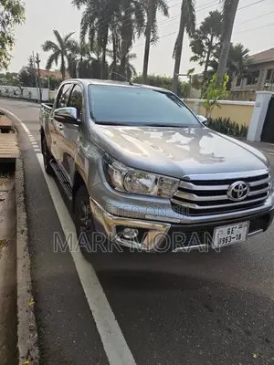 Toyota Hilux 2017 Gray